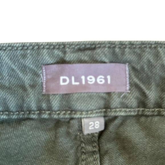 DL1961 by Anthropologie Hepburn Ultra High-Rise Cropped Wide-Leg Jeans - Picture 10 of 16